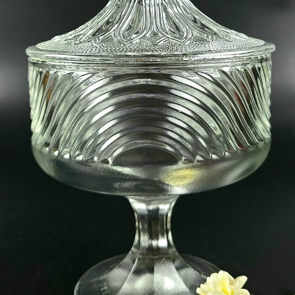 Vintage- Glass Candy Dish with Pedestal & Lid- Beautiful - Picture 4 of 10